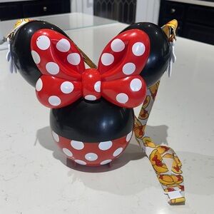 Disney Minnie Mouse hard shell purse/ popcorn souvenir bag
